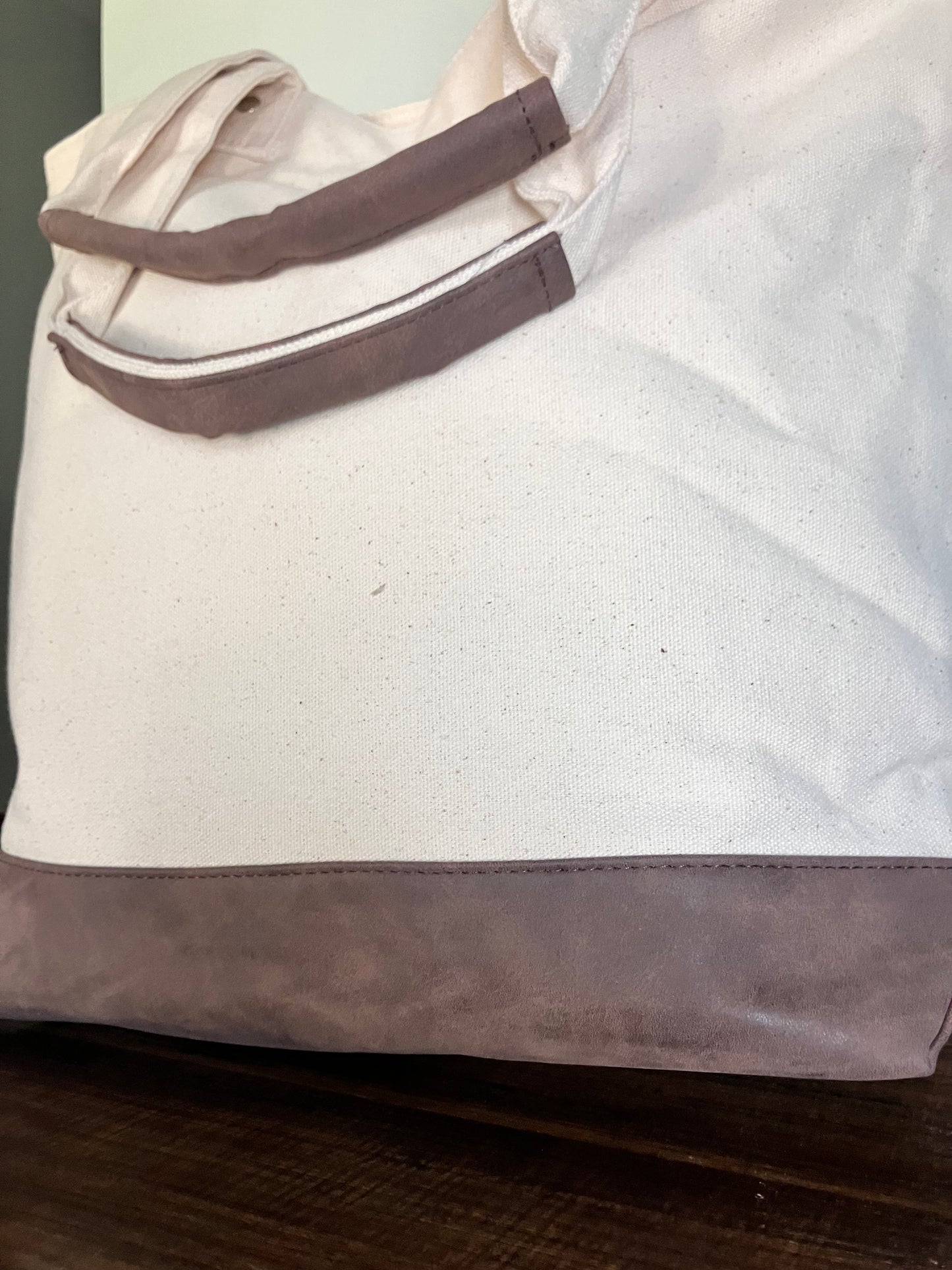 Chic Travel Tote Bag- Stylish & Versatile tote for Women