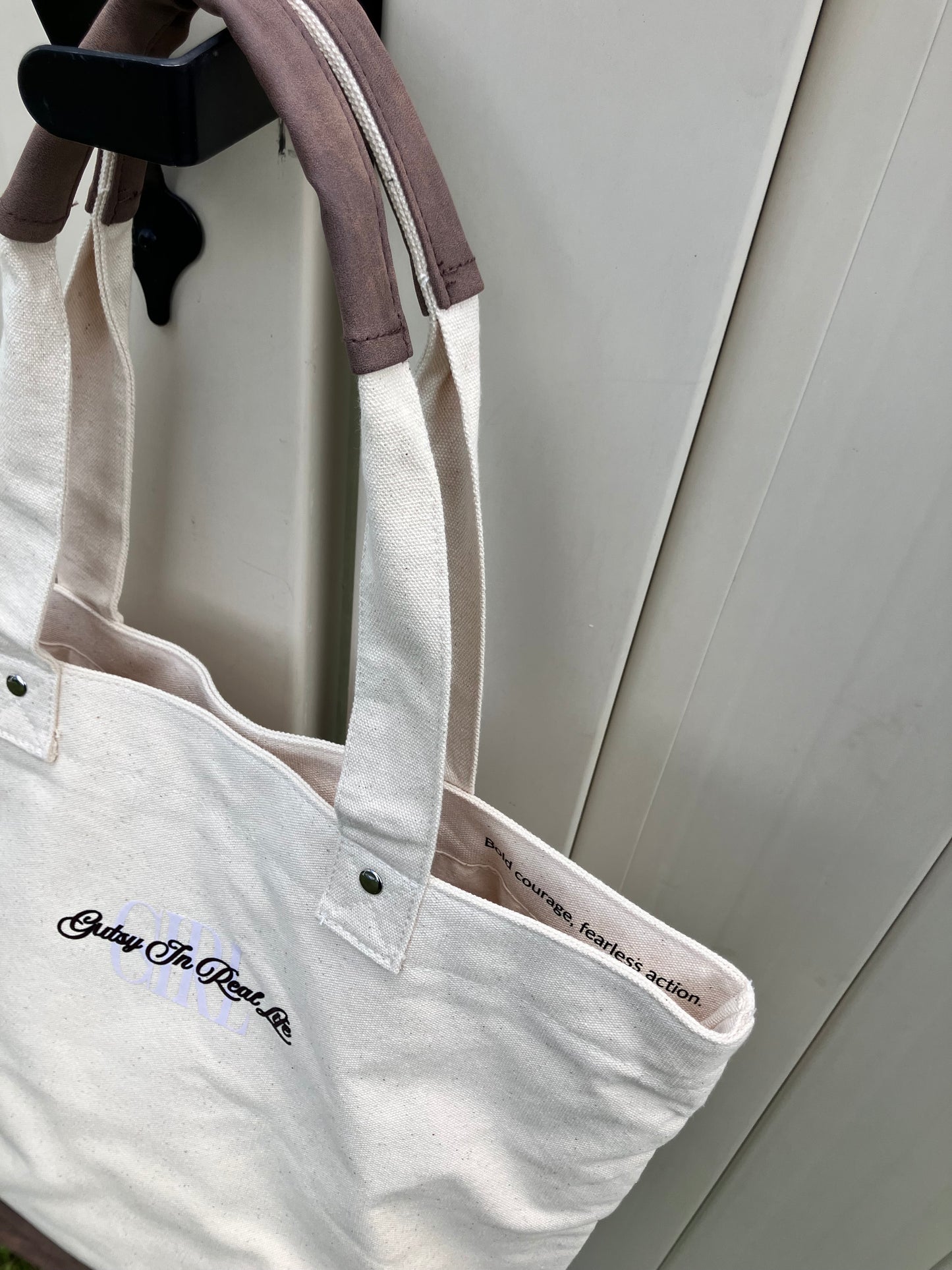 Chic Travel Tote Bag- Stylish & Versatile tote for Women